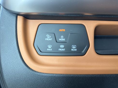 New 2025 Volkswagen ID. Buzz Pro S Plus image 34