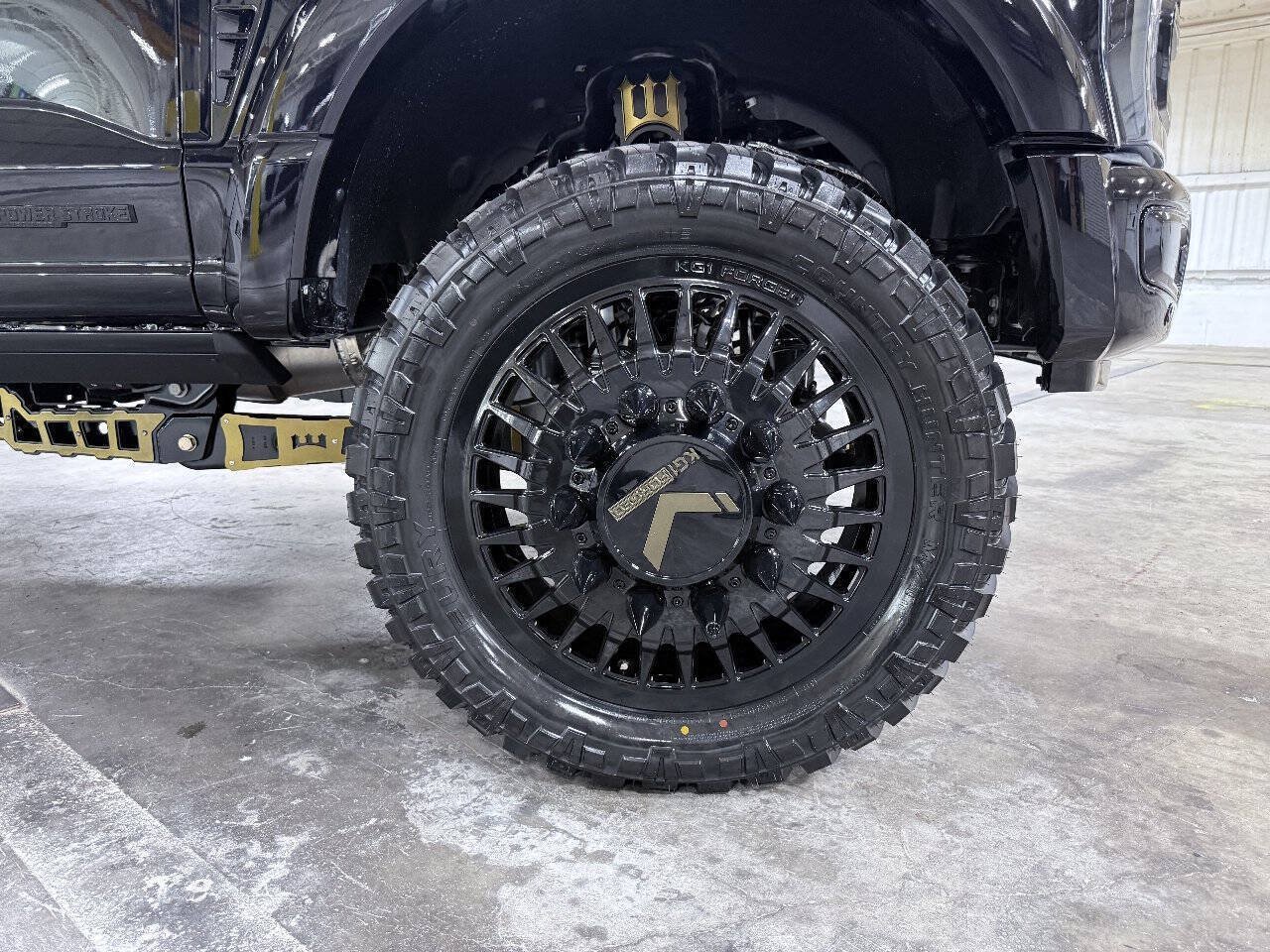 Used 2026 Ford F450 Platinum w/ FX4 Off-Road Package AWD/4WD image 17