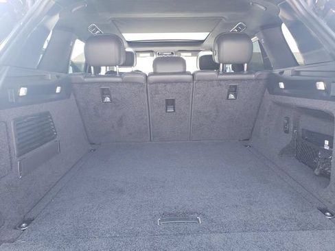 Used 2025 Land Rover Range Rover SE AWD/4WD image 9