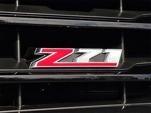 Used 2017 Chevrolet Silverado 1500 LT w/ All Star Edition image 29