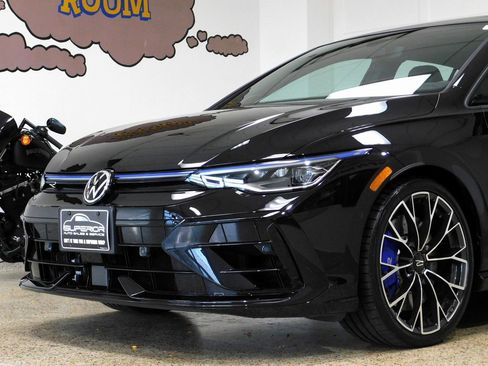 Used 2025 Volkswagen Golf image 18