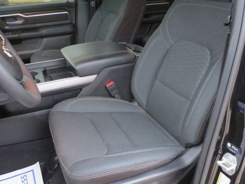 Used 2025 RAM 1500 Big Horn AWD/4WD image 15