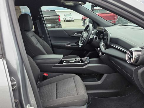 Used 2026 Chevrolet Equinox LT AWD/4WD image 11