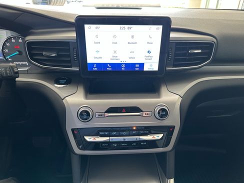 Used 2022 Ford Explorer XLT w/ Equipment Group 202A RWD image 27