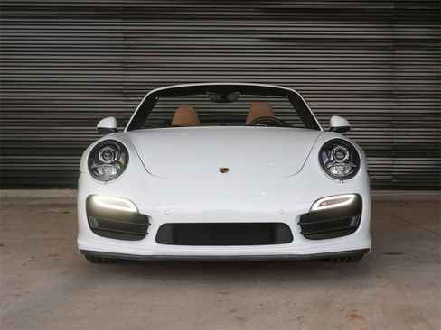 Certified 2015 Porsche 911 Turbo image 10