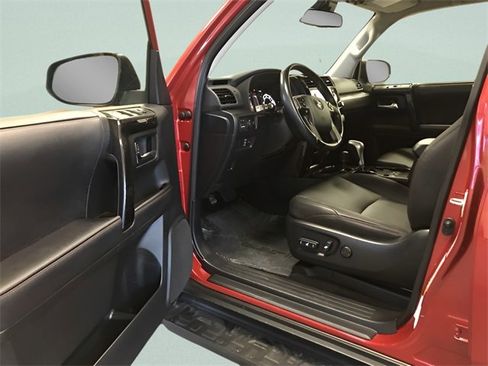 Certified 2024 Toyota 4Runner TRD Off-Road Premium image 10