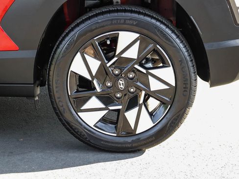 Used 2024 Hyundai Kona SEL FWD image 12