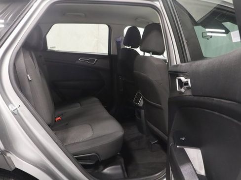 Used 2024 Kia Sportage LX image 17