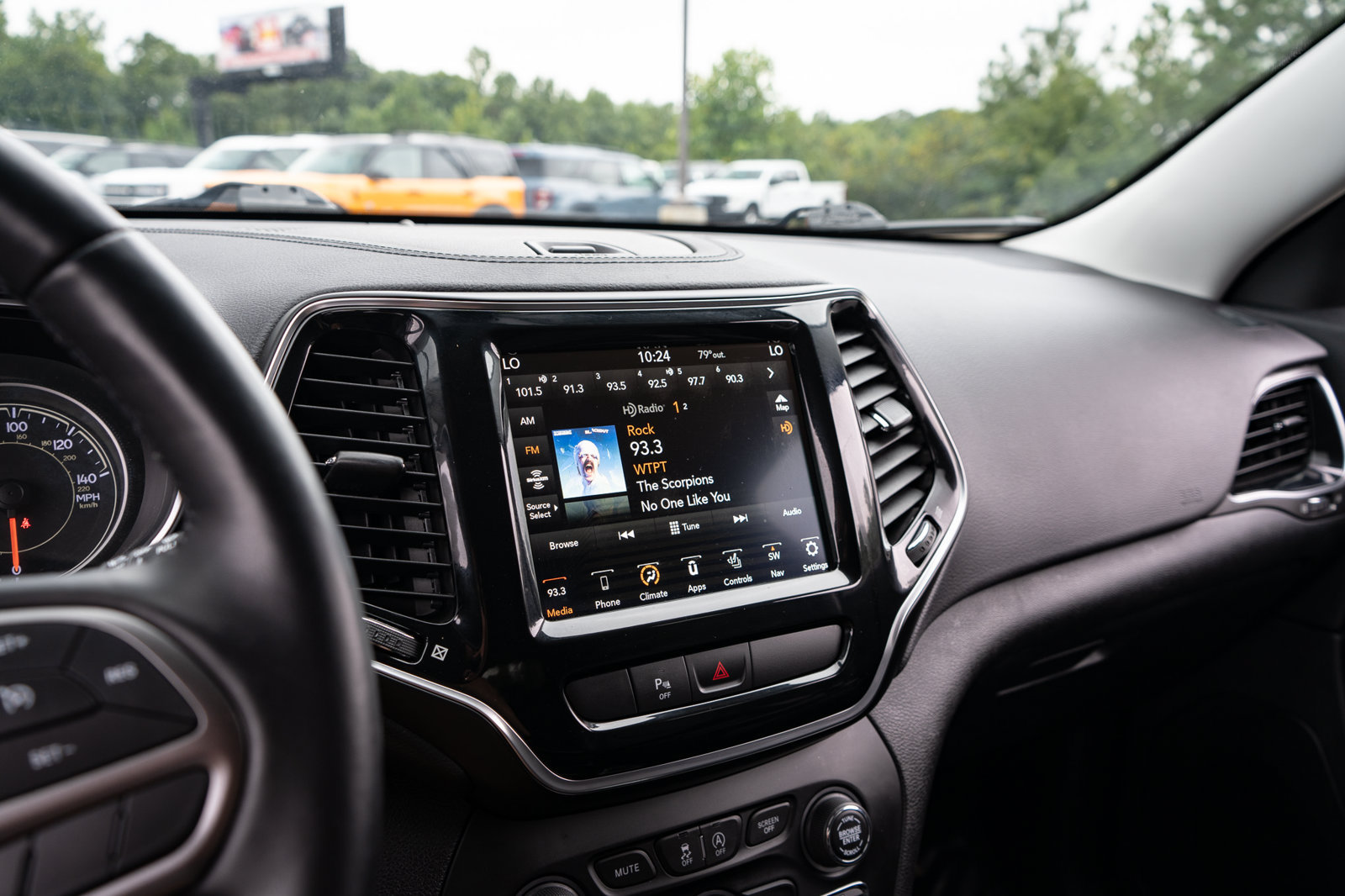 Used 2020 Jeep Cherokee Limited AWD/4WD image 23