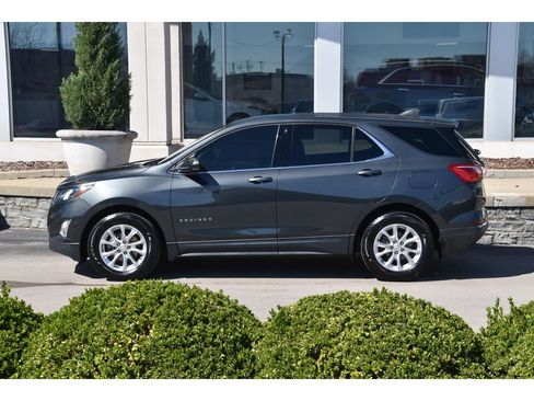 Used 2020 Chevrolet Equinox LT w/ Driver Convenience Package image 7