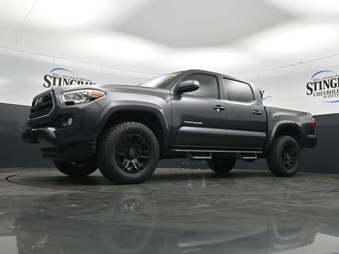 Used 2019 Toyota Tacoma SR5 RWD image 19