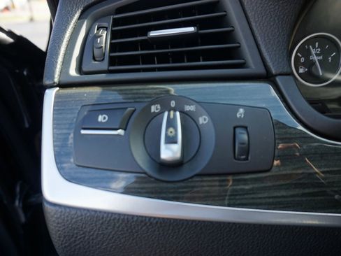 Used 2014 BMW 535d xDrive AWD/4WD image 25