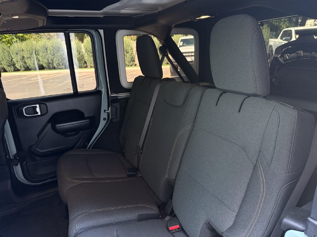 Used 2024 Jeep Wrangler Unlimited Sport AWD/4WD image 30
