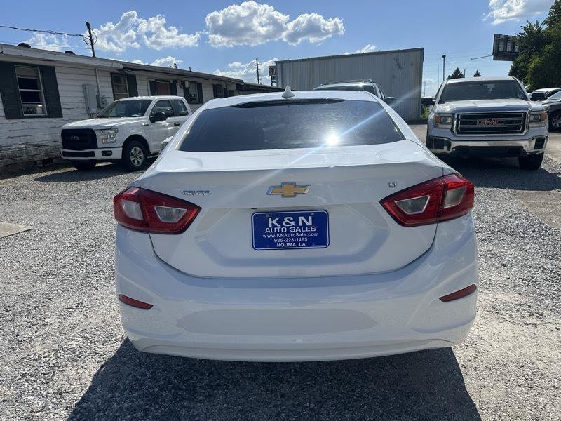 Used 2018 Chevrolet Cruze LT w/ LT Fleet Convenience Package FWD image 3