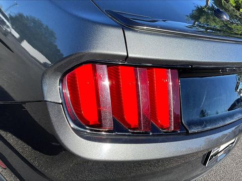 Used 2015 Ford Mustang Premium RWD image 23