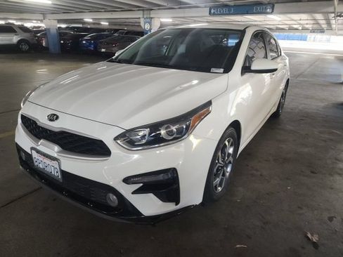 Used 2020 Kia Forte LXS FWD image 4