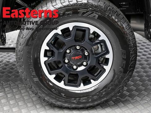 Used 2025 Toyota Tacoma TRD Off-Road AWD/4WD image 8