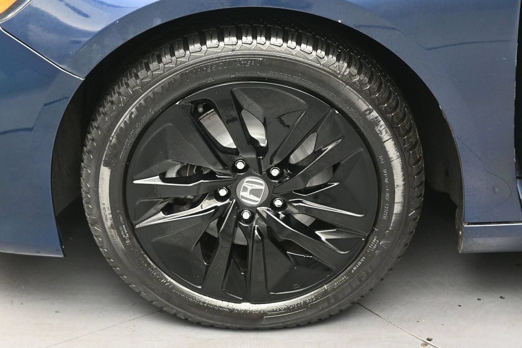 Used 2018 Honda Accord EX image 33