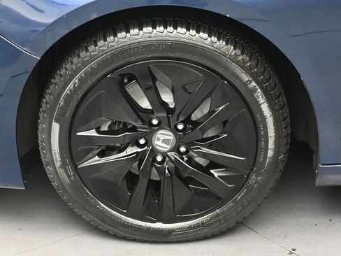 Used 2018 Honda Accord EX image 33