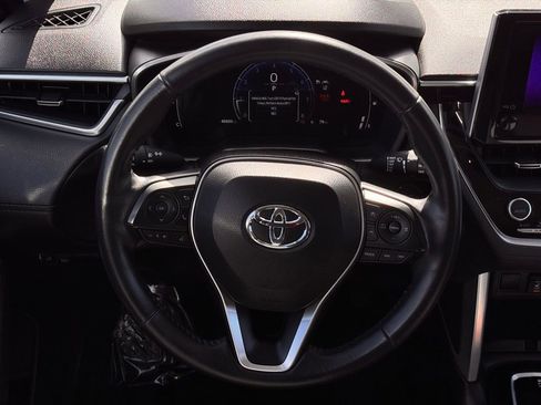 Used 2024 Toyota Corolla Cross XLE image 22