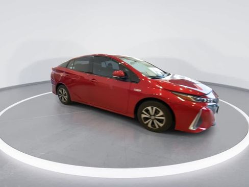 Used 2017 Toyota Prius Prime Premium FWD image 2