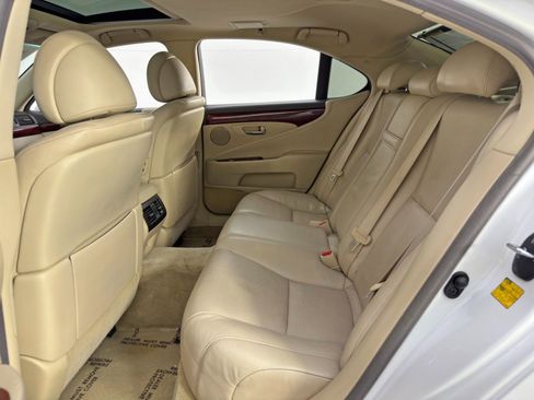 Used 2012 Lexus LS 460 w/ Comfort Pkg image 39