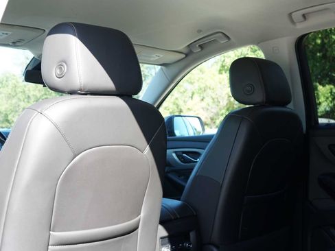 Used 2021 Chevrolet Traverse RS w/ LPO, Cargo Package FWD image 20