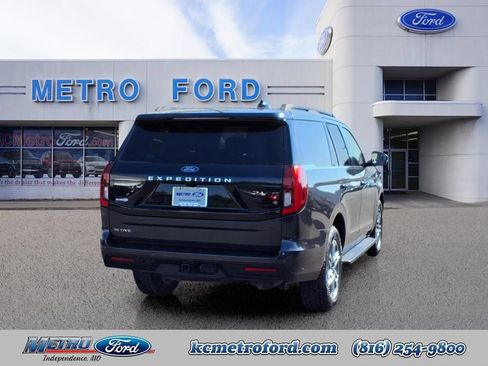 Certified 2025 Ford Expedition Active AWD/4WD image 3