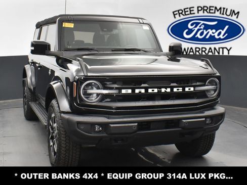 Used 2022 Ford Bronco Outer Banks image 2