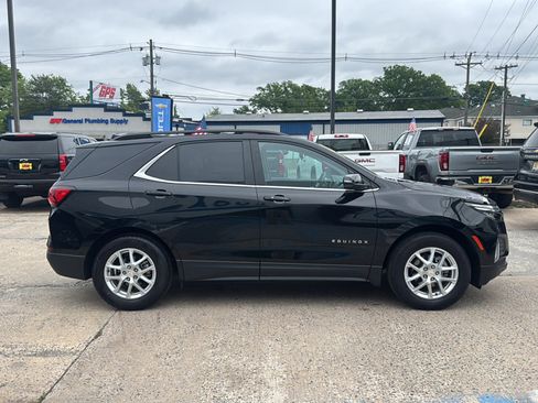 Used 2023 Chevrolet Equinox LT FWD image 9