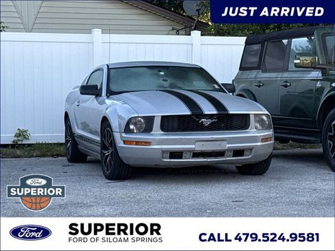 Used 2005 Ford Mustang Coupe RWD image 1
