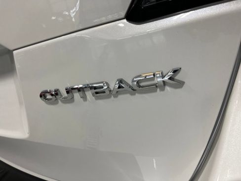 Used 2022 Subaru Outback Limited AWD/4WD image 42