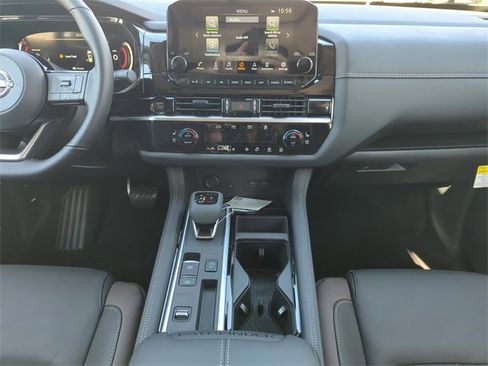 New 2025 Nissan Pathfinder Platinum w/ Lighting Package (N92) image 27