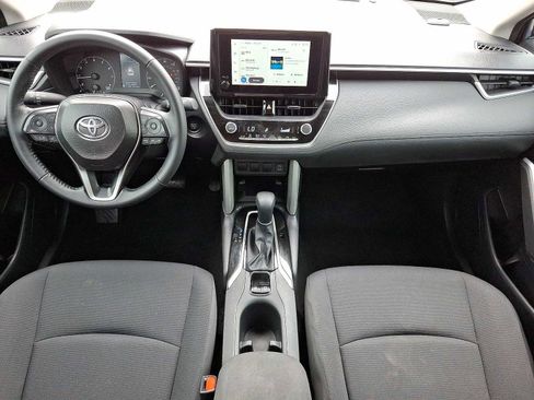 Used 2025 Toyota Corolla Cross LE image 25