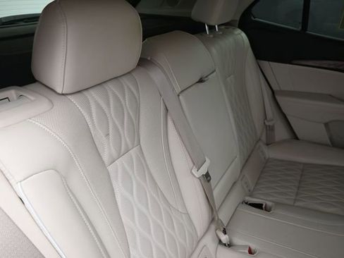 Used 2022 Buick Envision Avenir w/ Technology Package II FWD image 35