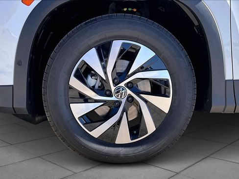 New 2026 Volkswagen Tiguan S FWD image 11