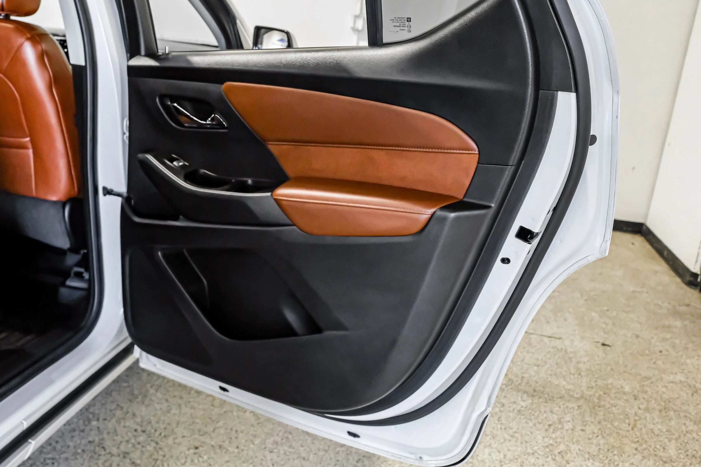 Used 2019 Chevrolet Traverse High Country w/ LPO, Floor Liner Package AWD/4WD image 69