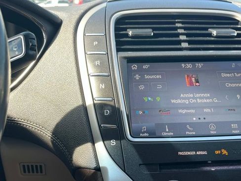Used 2020 Lincoln Nautilus Reserve FWD image 37