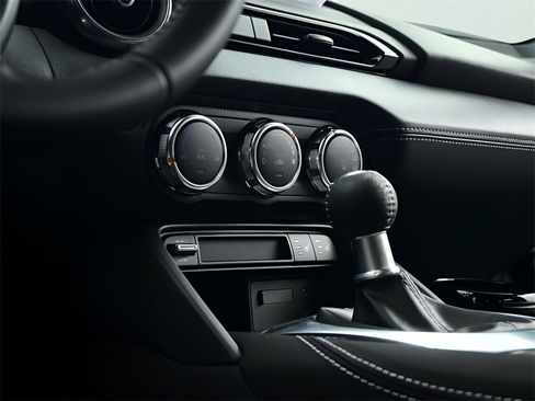 New 2025 MAZDA MX-5 Miata RF Grand Touring image 7