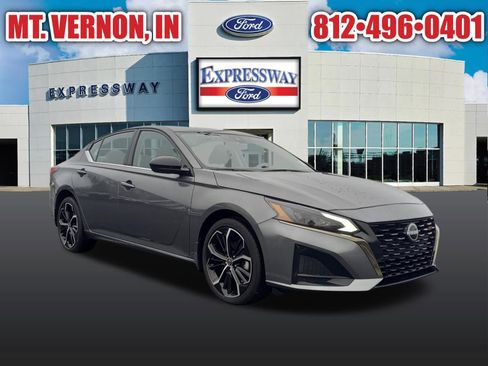 Used 2025 Nissan Altima 2.5 SR AWD/4WD image 5