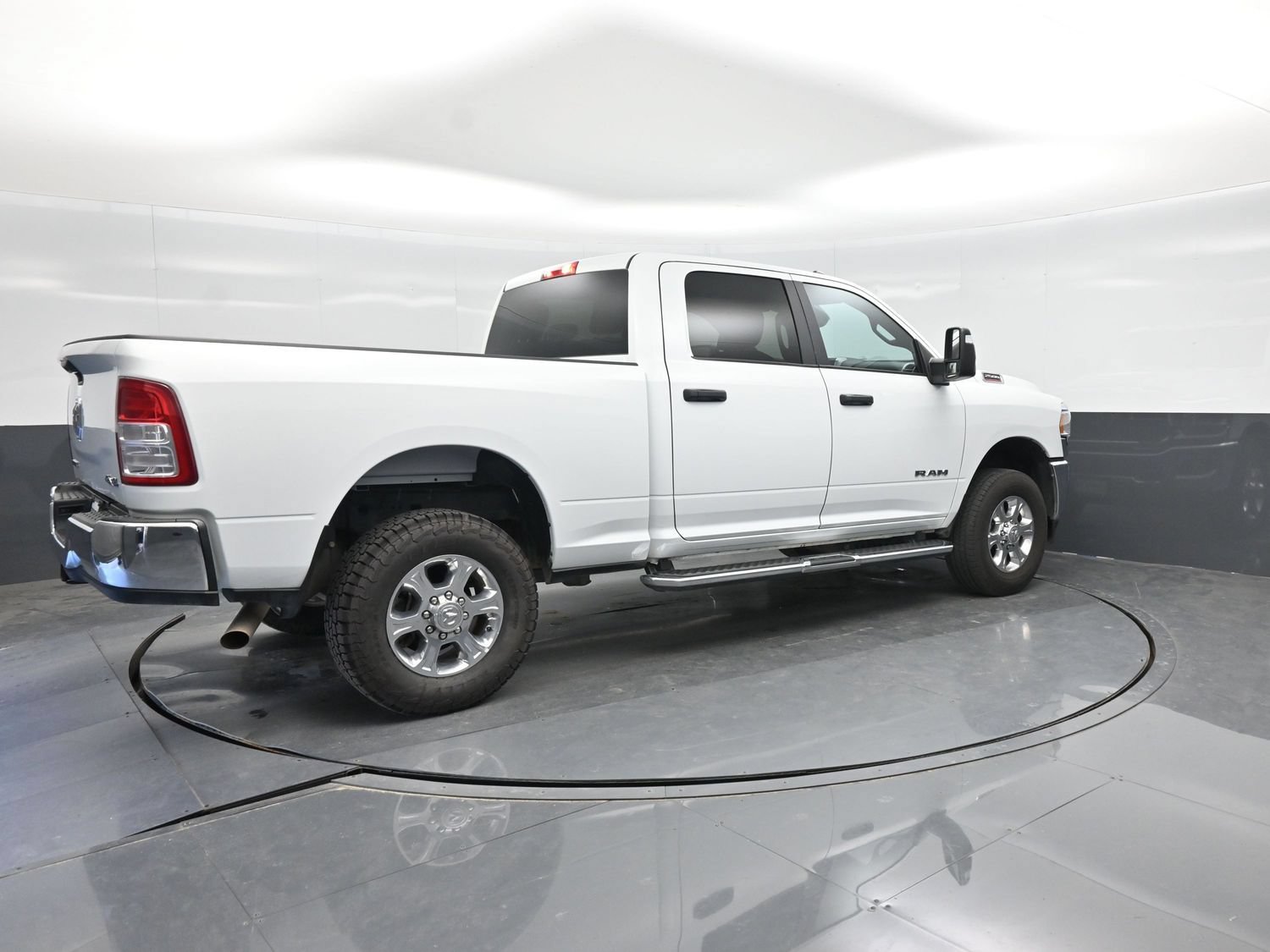 Used 2024 RAM 2500 Big Horn AWD/4WD image 11
