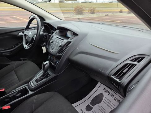 Used 2015 Ford Focus SE w/ SE Cold Weather Package image 31