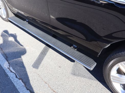 Used 2024 Ford Expedition Platinum image 13