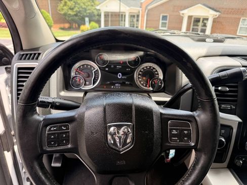 Used 2017 RAM 2500 Big Horn w/ Sport Appearance Group AWD/4WD image 13