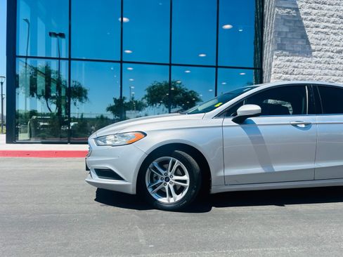 Used 2018 Ford Fusion SE FWD image 13