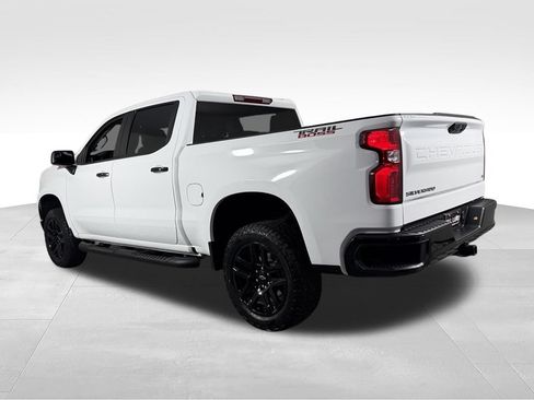 Used 2025 Chevrolet Silverado 1500 LT Trail Boss w/ Protection Package AWD/4WD image 9