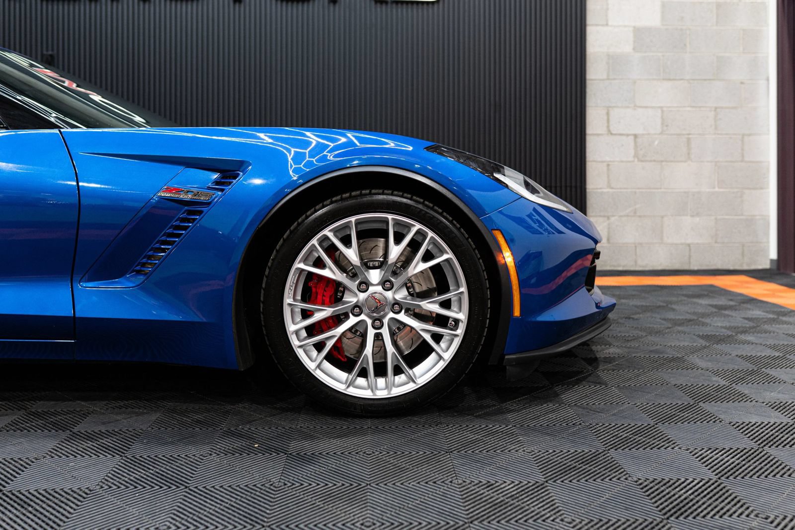 Used 2016 Chevrolet Corvette Z06 w/ 3LZ Preferred Equipment Group RWD image 16
