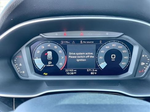 Used 2025 Audi Q3 2.0T Premium image 5