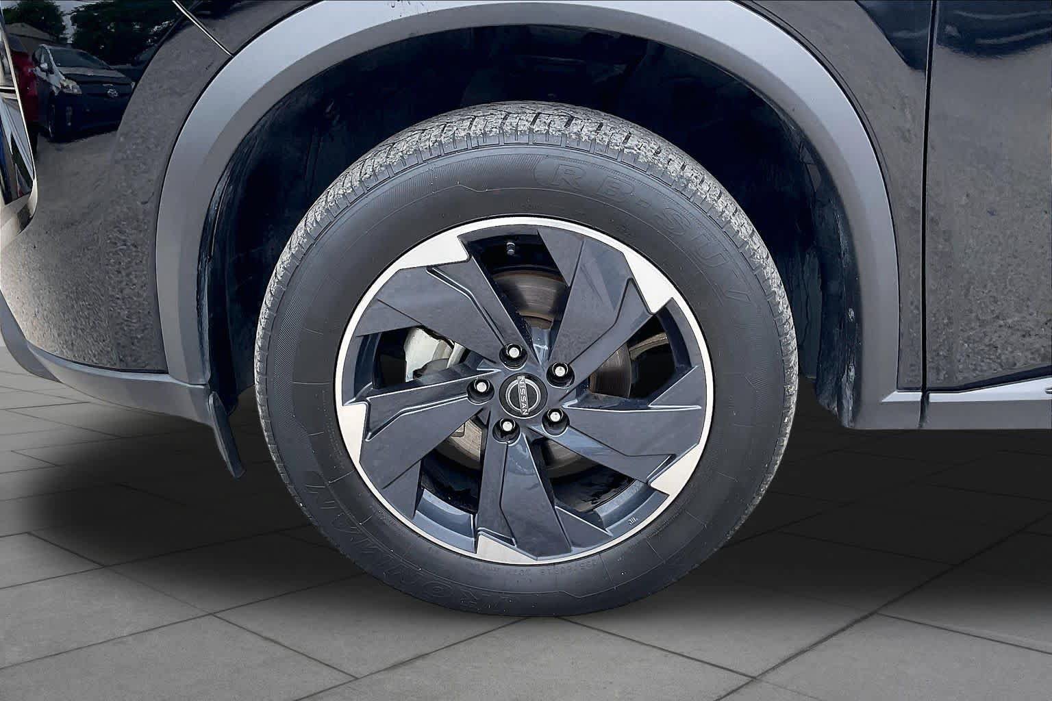 Used 2024 Nissan Rogue SV AWD/4WD image 10