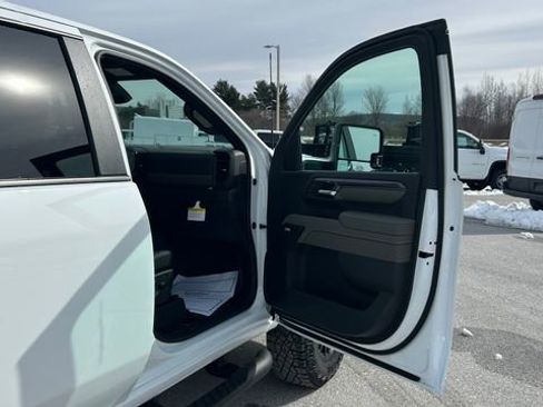 New 2026 Chevrolet Silverado 2500 ZR2 image 45